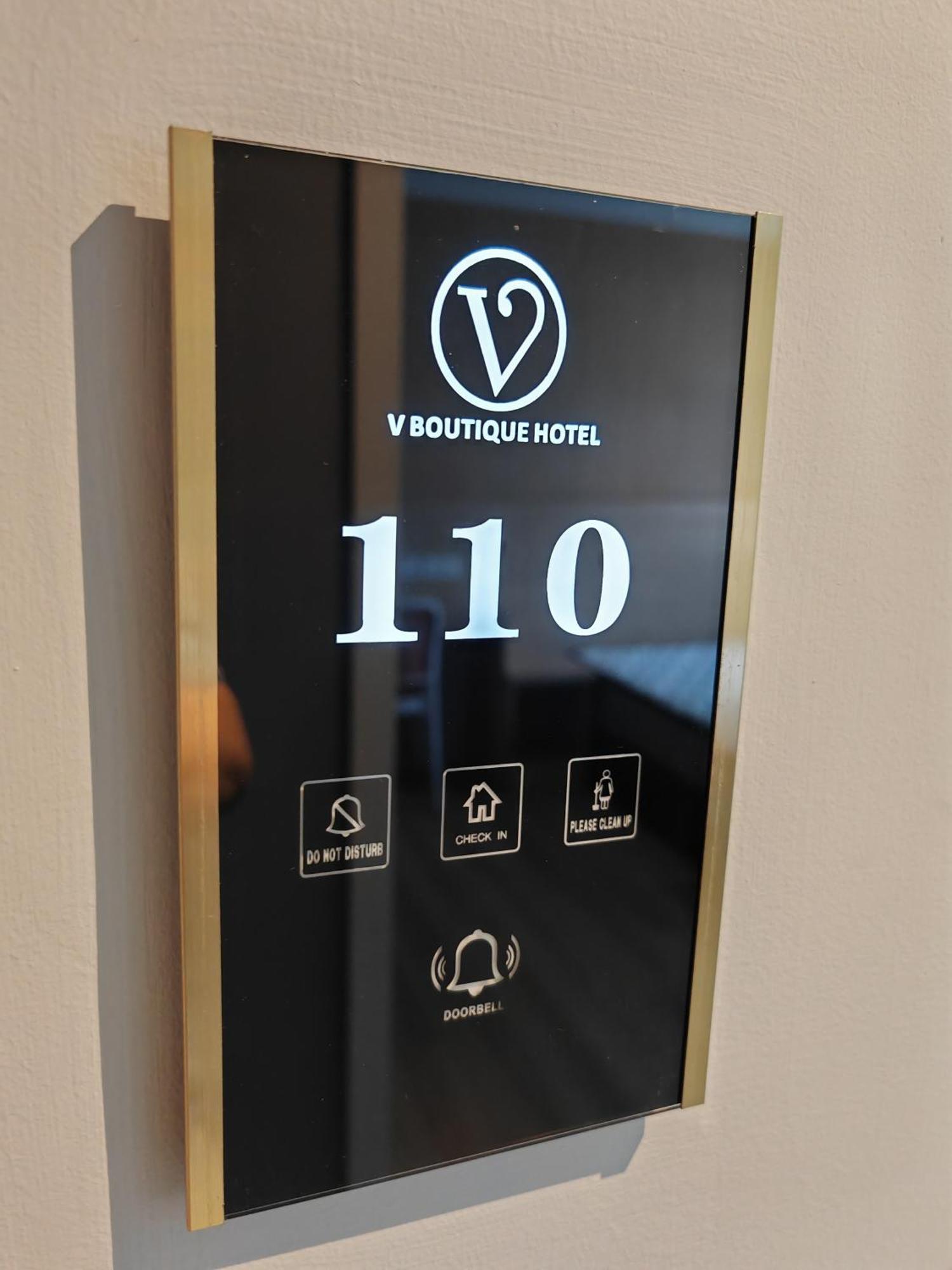 V Boutique Hotel סרמבאן מראה חיצוני תמונה