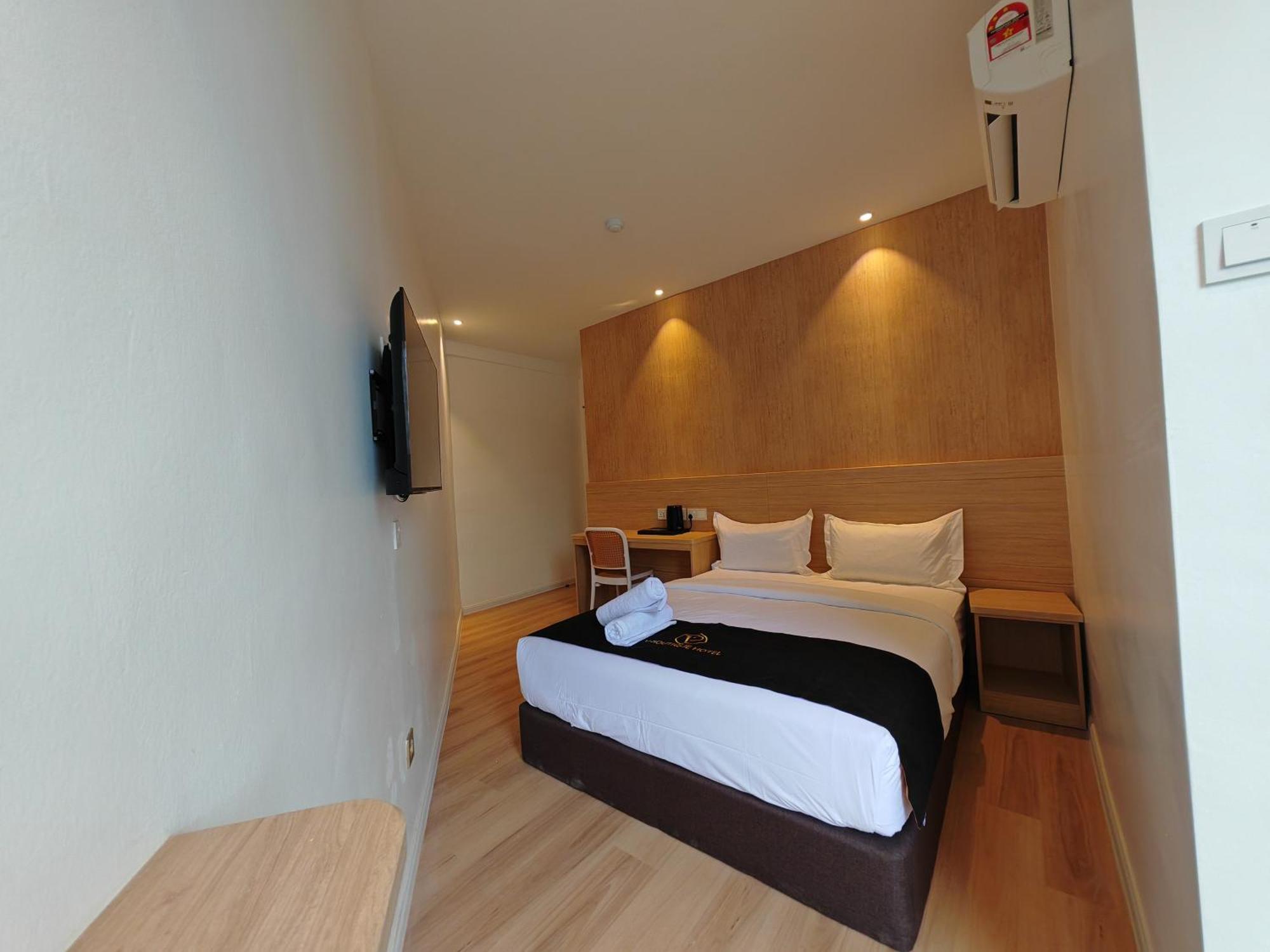 V Boutique Hotel סרמבאן מראה חיצוני תמונה