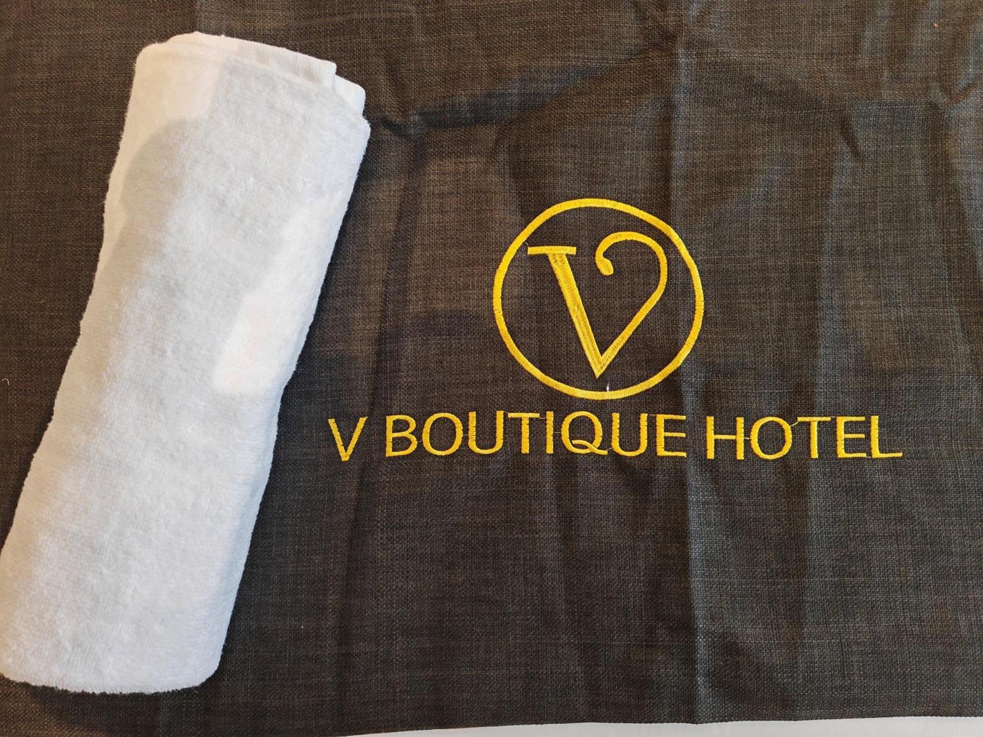 V Boutique Hotel סרמבאן מראה חיצוני תמונה